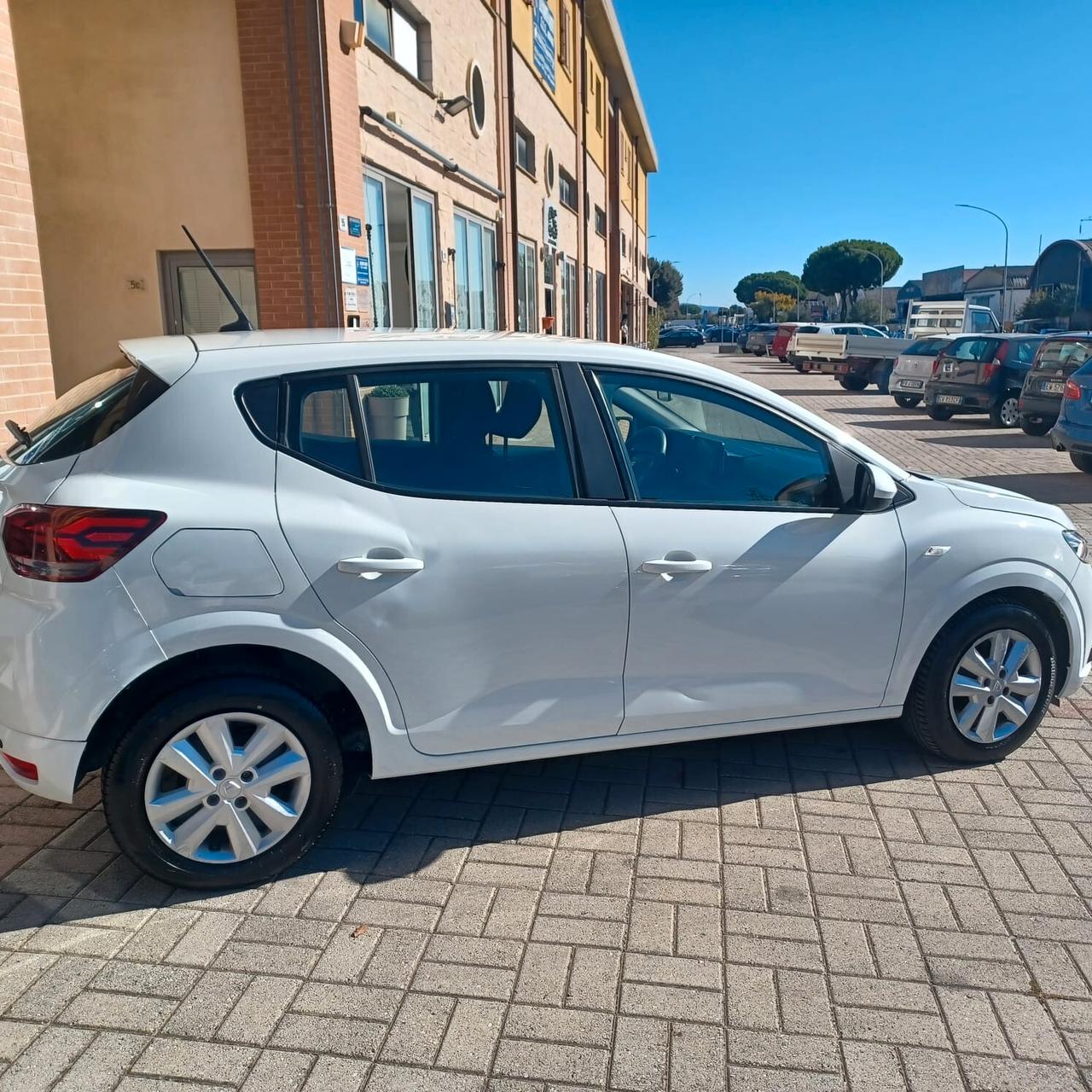 46.883KM COME NUOVA SANDERO 1.0 NEOPATENTATI