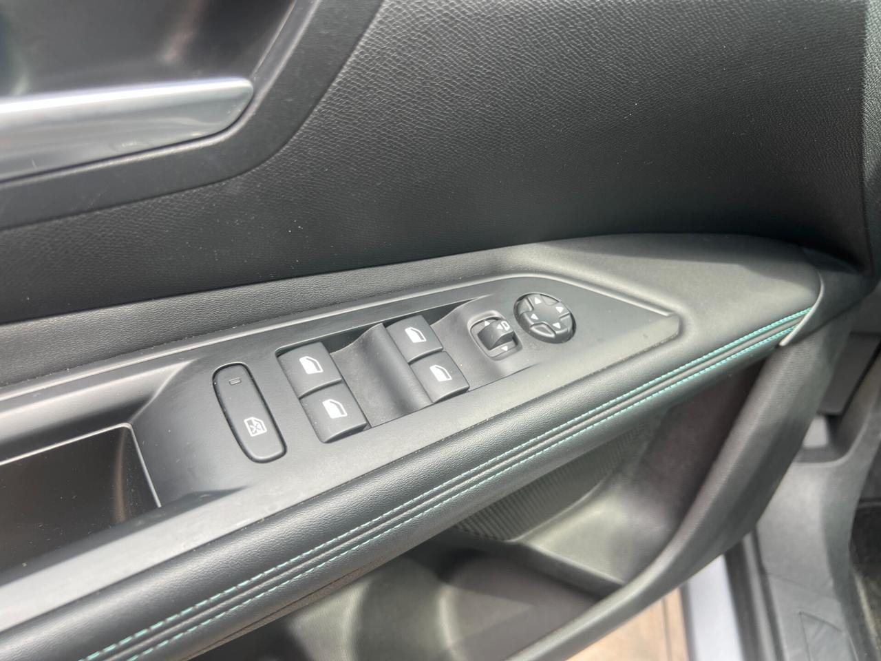 Peugeot 3008 1.5 HDi Automatica Allure