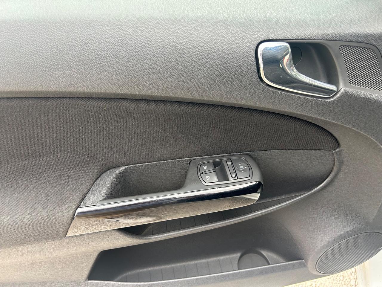 Opel Corsa 1.3 CDTI B-COLOR NEOPATENTATI