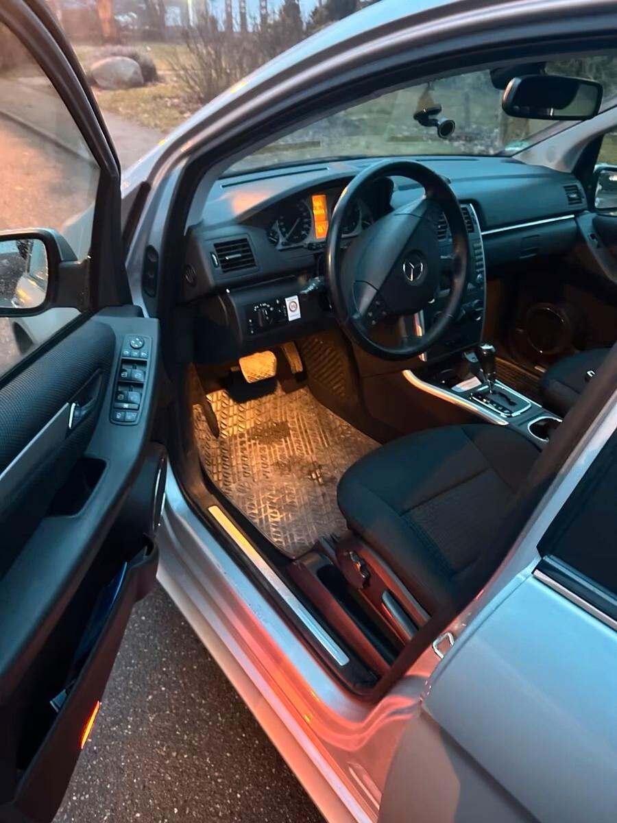 Mercedes-benz B 200 CDI Premium automatica ok neo patentati