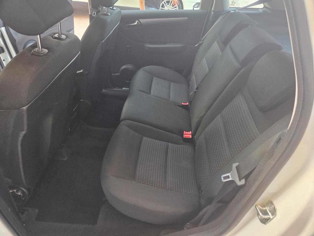MERCEDES B200 2.0 CDI 140 CV KM CERTIFICATI