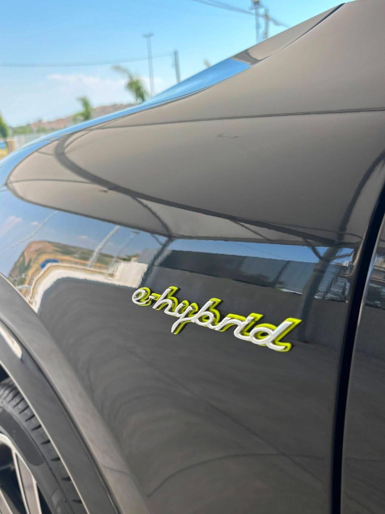 Porsche Cayenne 3.0 V6 E-Hybrid Platinum Edition '^'^'^