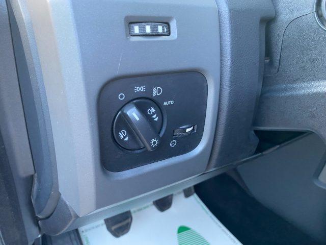 LAND ROVER Discovery 3 2.7 TDV6 HSE 7 POSTI