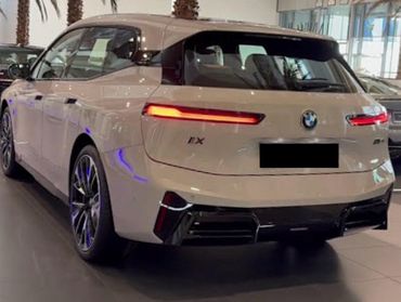 Bmw IX M70