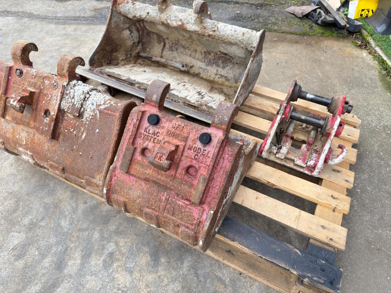 Attacco rapido Klac con 3 benne per miniescavatore