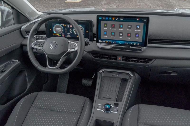 Volkswagen T-Roc 1.5 eTSI Life DSG NAVI LED CAMERA 2026