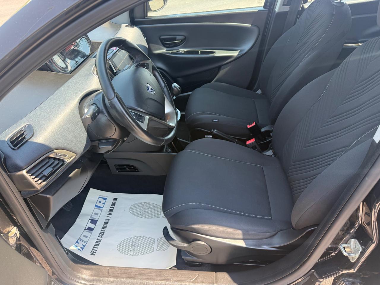 Lancia Ypsilon 1.0 FireFly 5 porte Hybrid Gold
