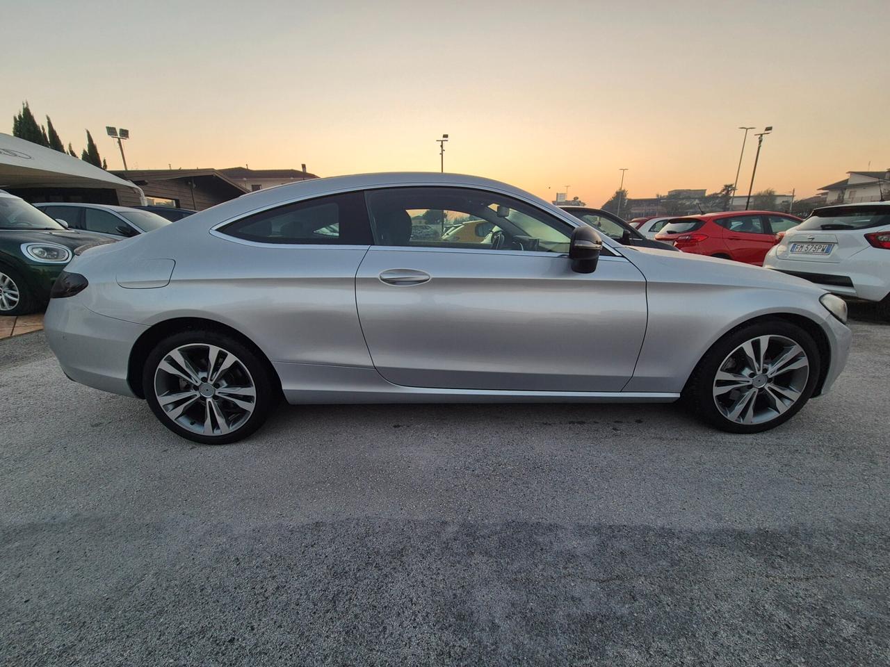 Mercedes-benz C 220 d 4 MATIC Coupé Sport