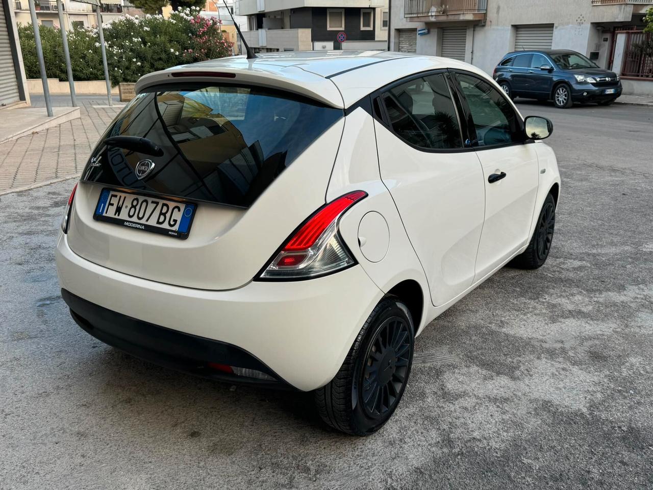 LANCIA YPSILON 1.2 BENZINA 69 CV. ELEFANTINO BLU PERFETTA