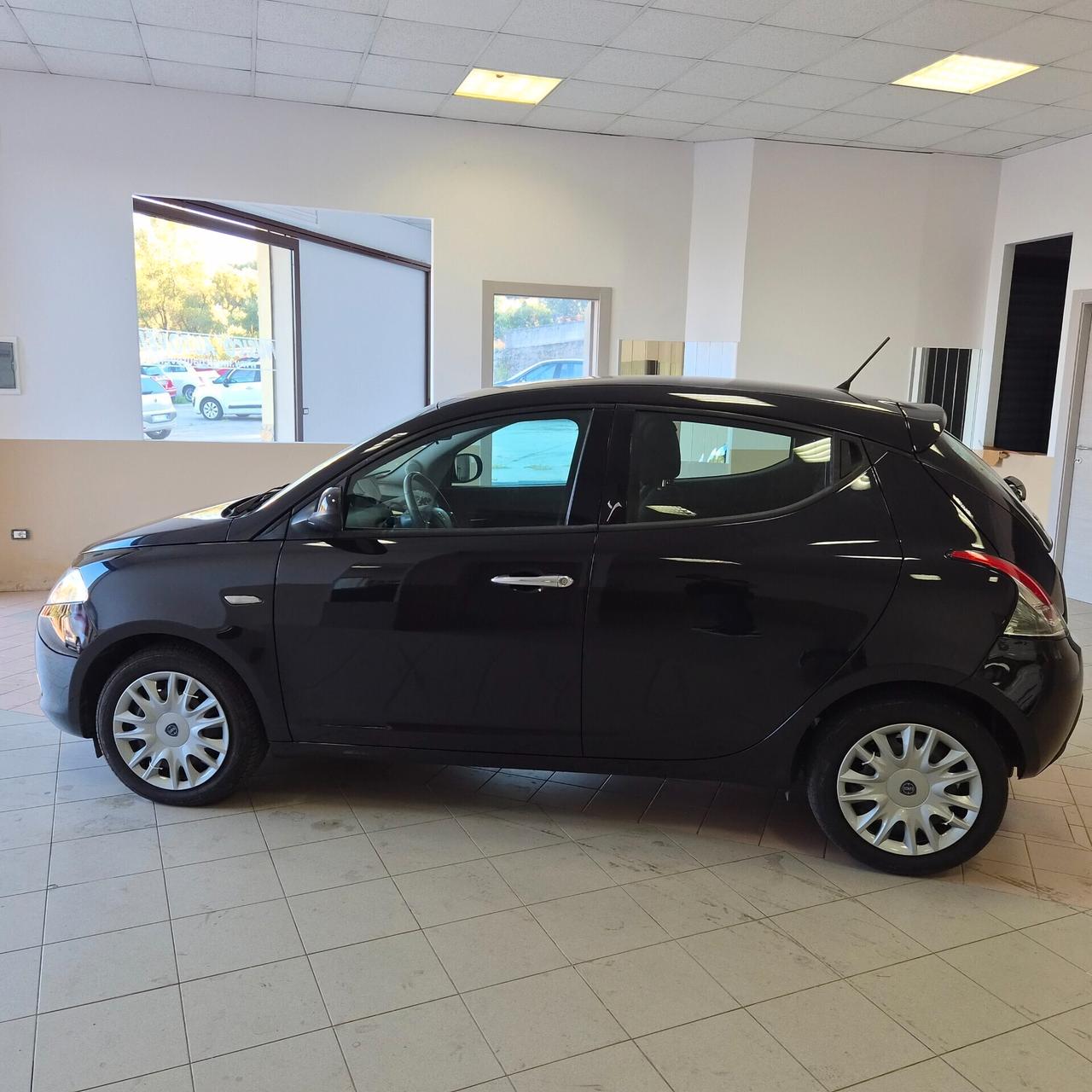 Lancia Ypsilon 1.3 MJT 16V 95 CV 5 porte S&S Silver