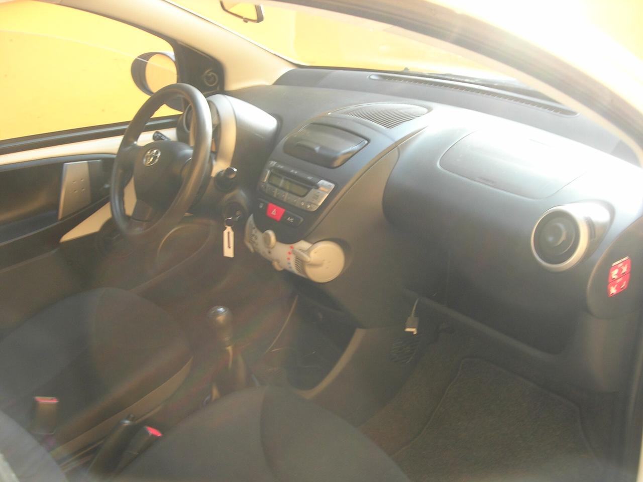 Toyota Aygo 1.0 12V VVT-i 5 porte Active Connect