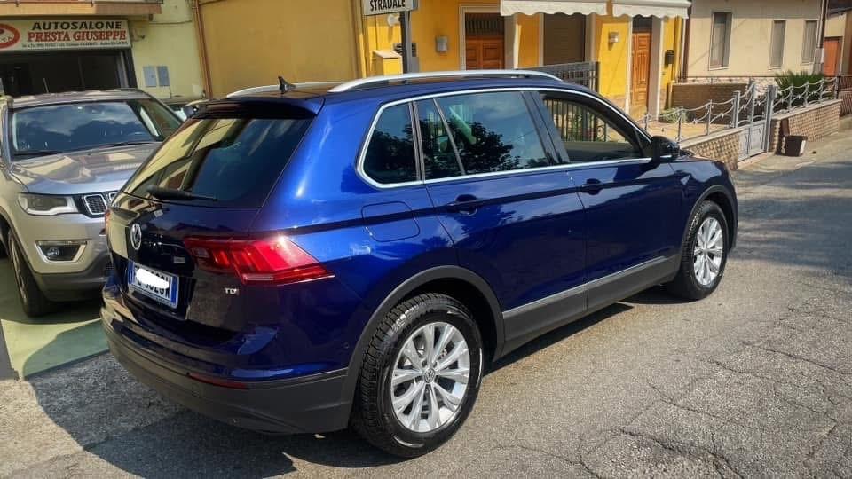 Volkswagen Tiguan 1.6 TDI Business Sport - 2017