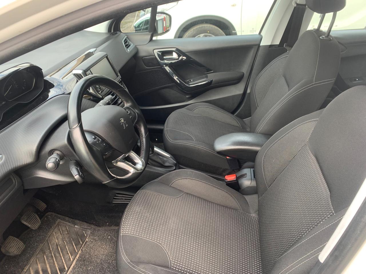 Peugeot 208 PureTech 82 5 porte Allure