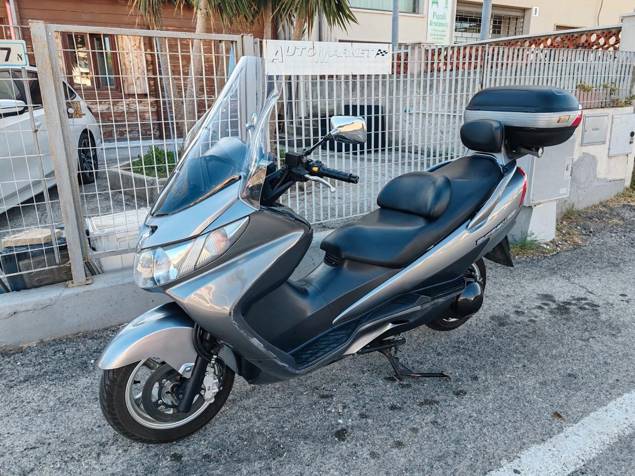 Suzuki Burgman 400