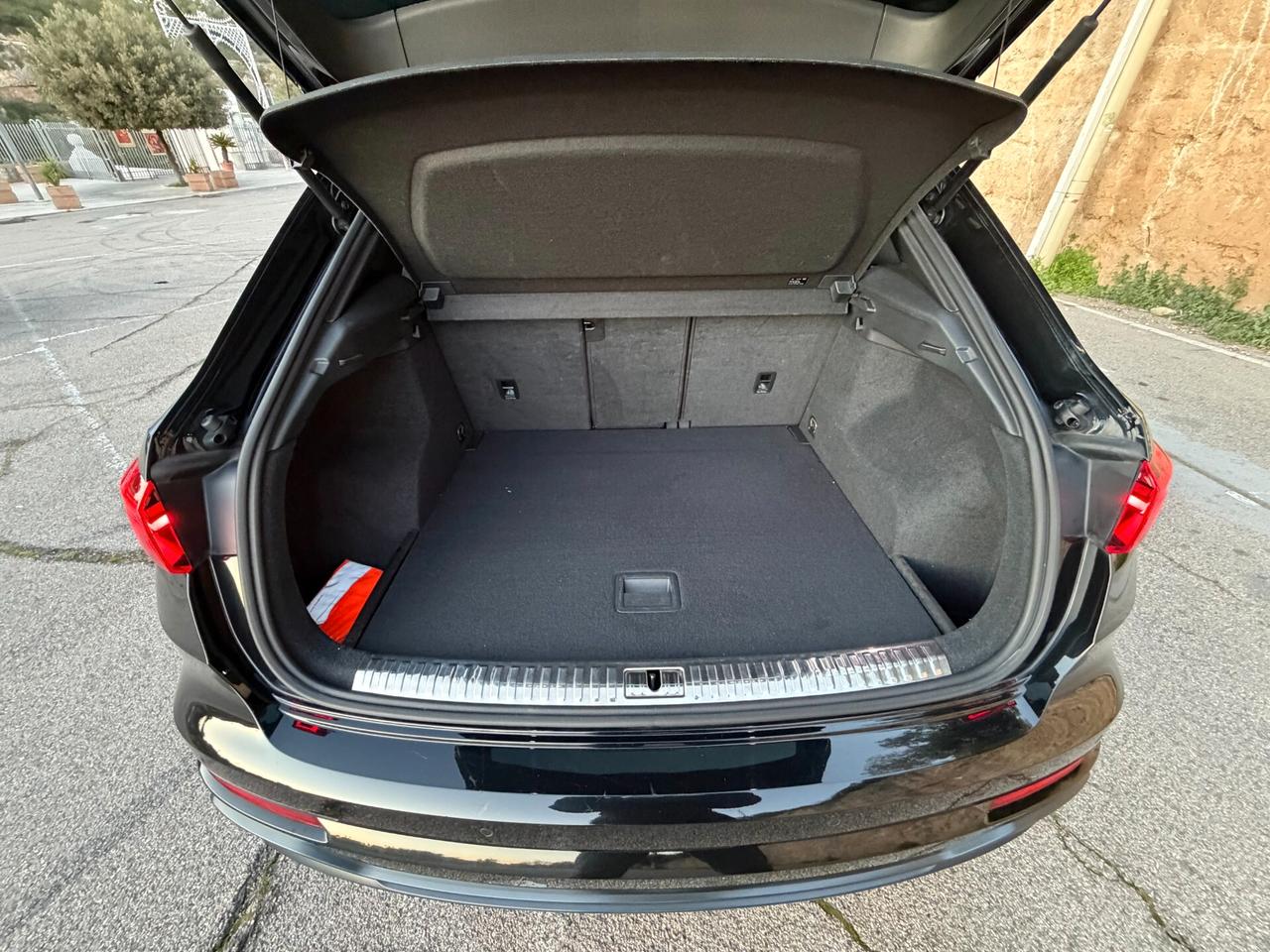 Audi Q3 S-LINE EDITION/2.0 150CV/TETTO/LUCI AMBIENT