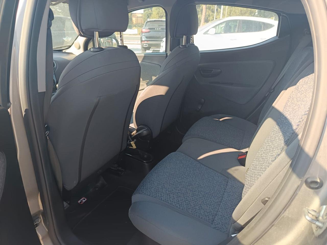 Lancia Ypsilon 1.0 HYBRID Tua a 153€ al Mese