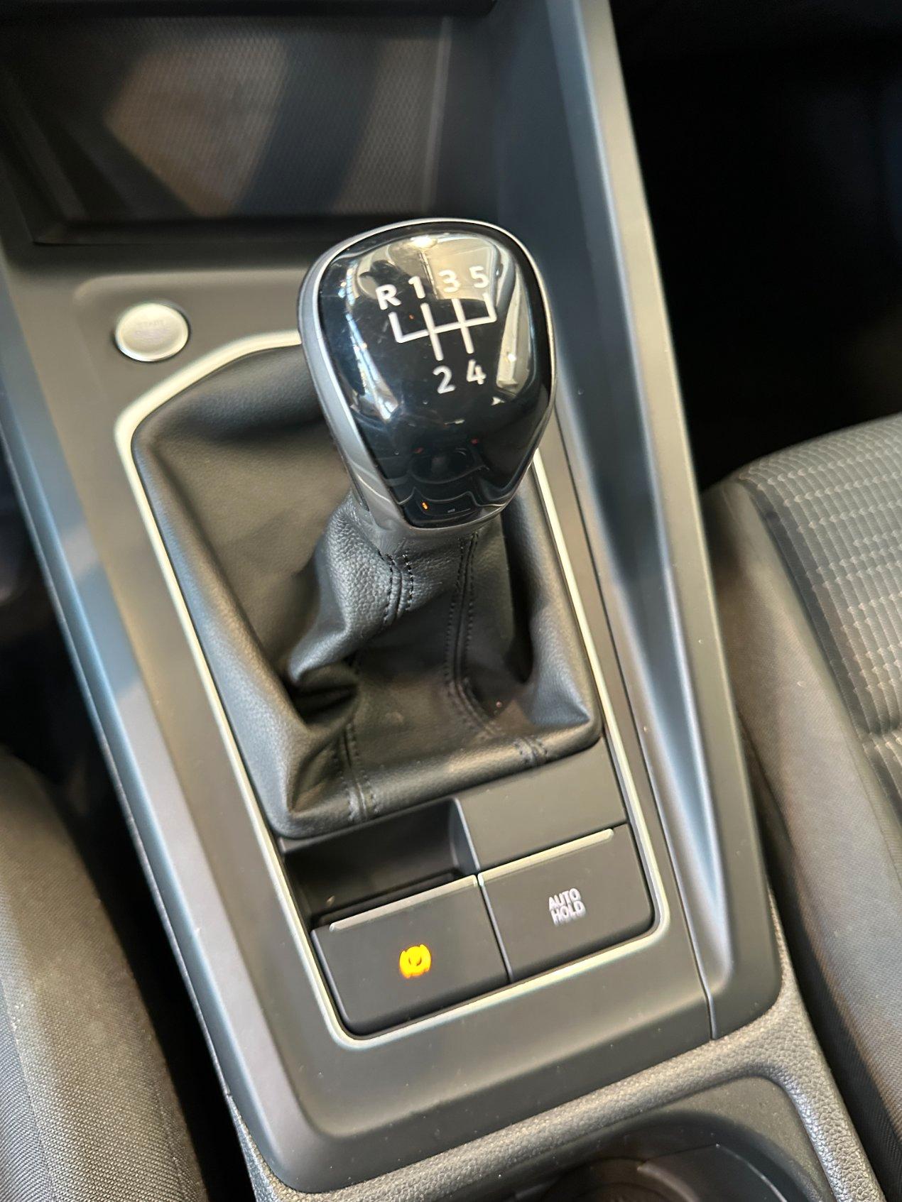 Volkswagen Golf 5 Porte 1.0 tsi Trendline 90cv - Carplay - OK Neopat.