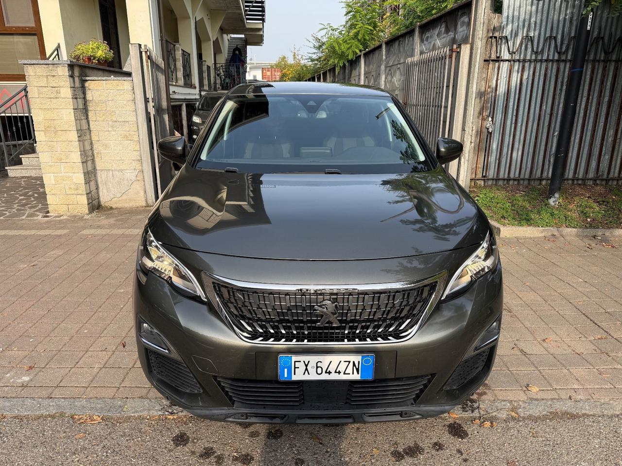Peugeot 3008 BlueHDi 130 S&S EAT8 Business