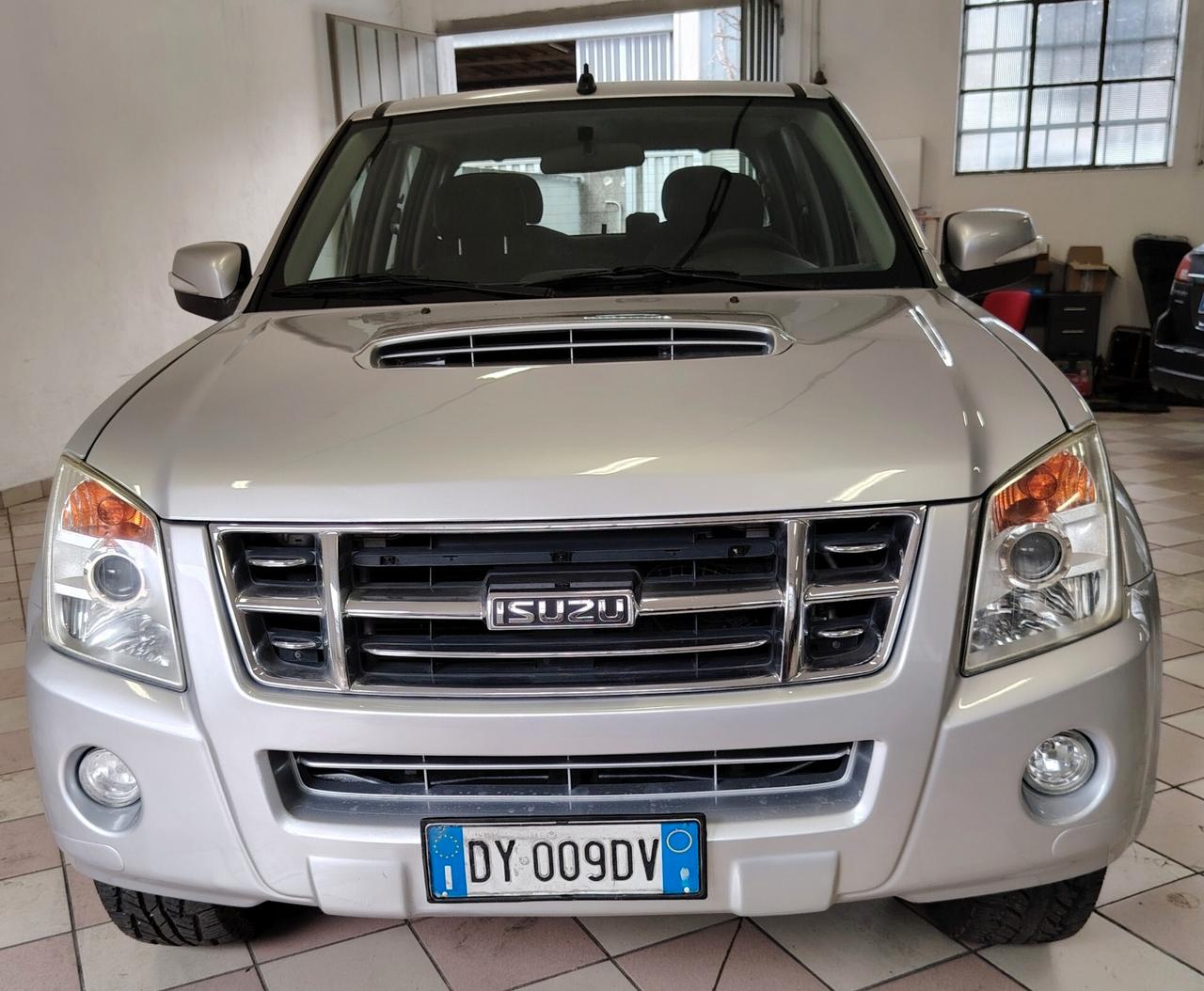 Isuzu D-Max 3.0 TD cat Space Cab 4WD Pick-up L EU4