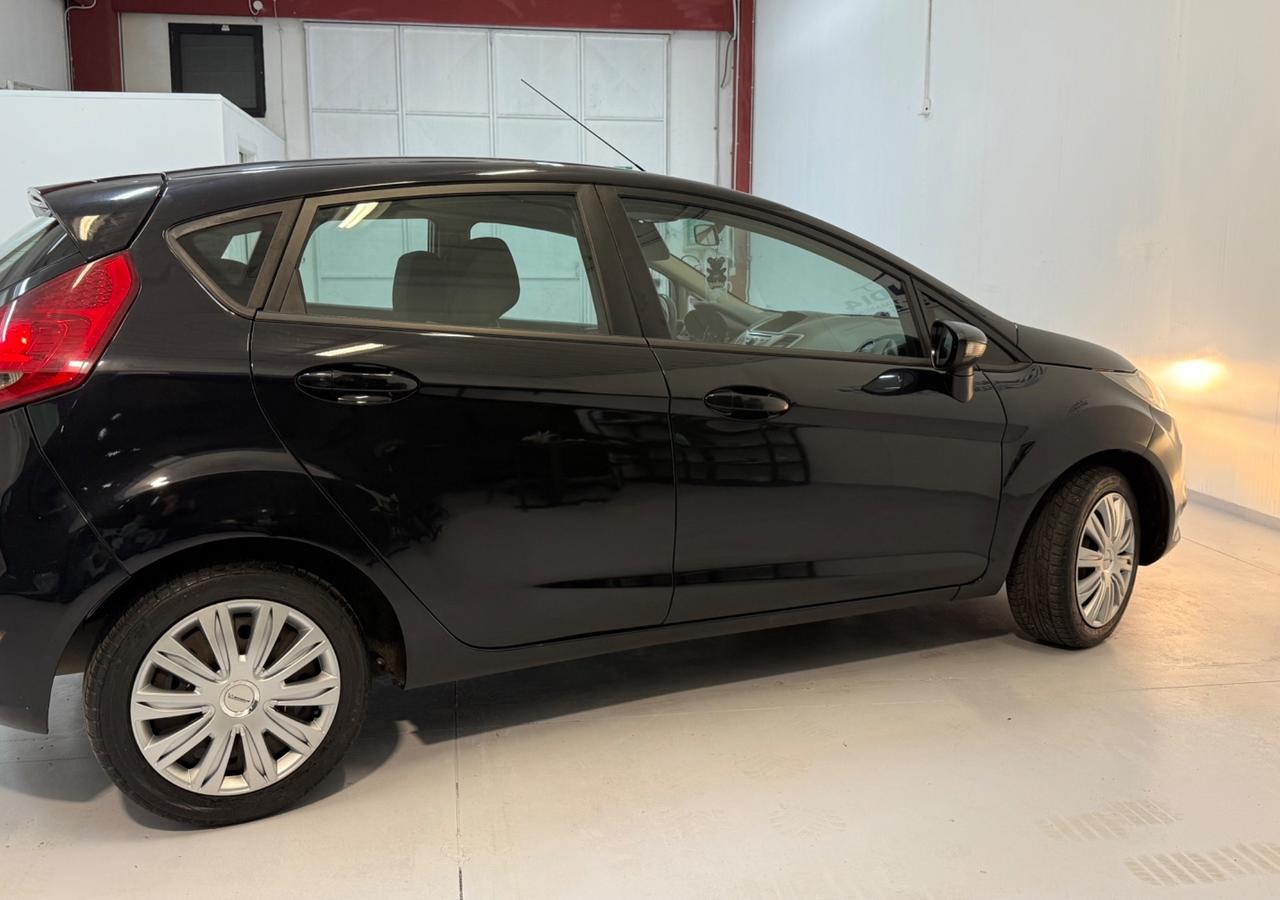 Ford Fiesta 1.4 TDCi 68CV 5 porte Titanium