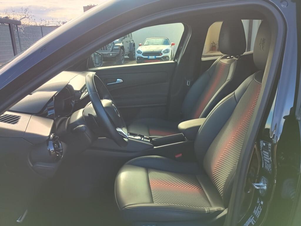 Alfa Romeo Junior 1.2 136 CV Hybrid eDCT6 Speciale