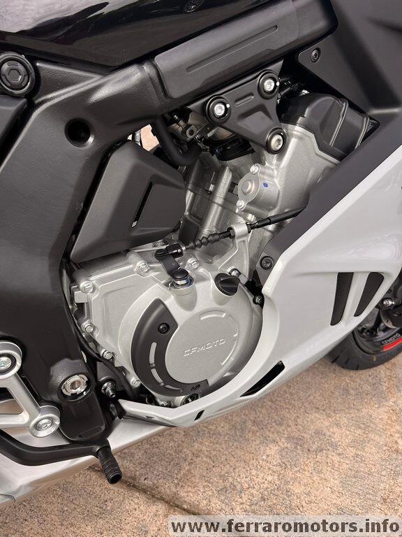 Cf Moto 675 sr-r piccolo mostriciattolo a 75 euro al mese senza anticipo