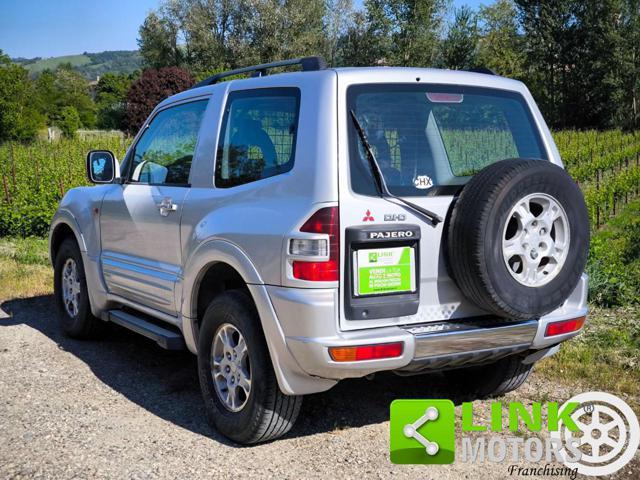 MITSUBISHI Pajero 3.2 16V DI-D 3p. Autocarro