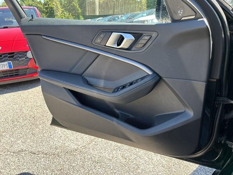 BMW Serie 1 F40 118d Msport auto