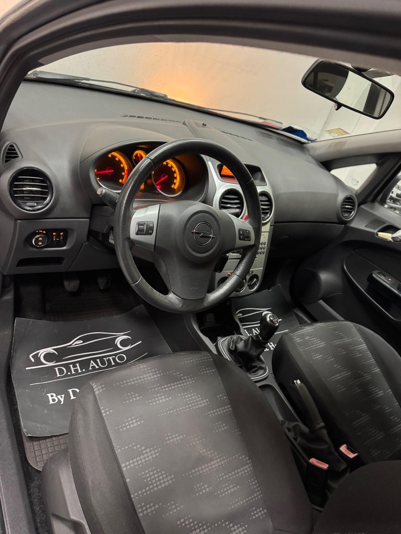 Opel Corsa 1.2 5 porte Cosmo