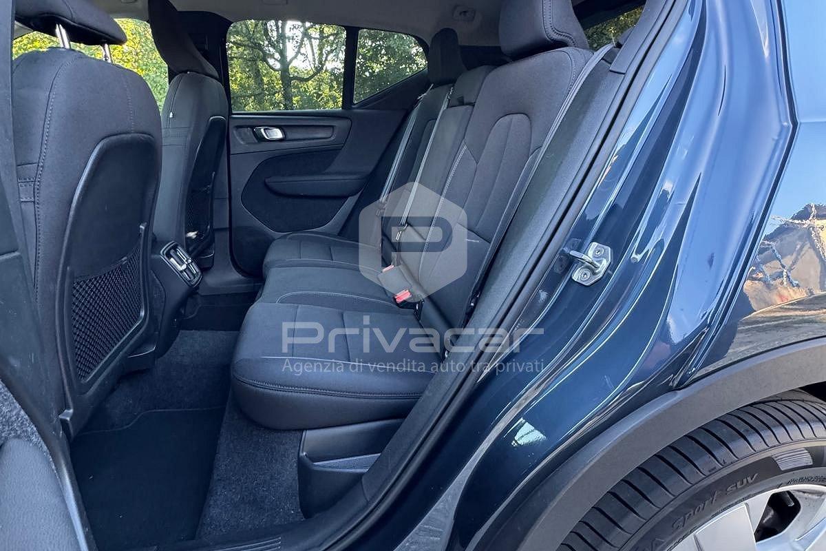 VOLVO XC40 T2 Geartronic Momentum Pro