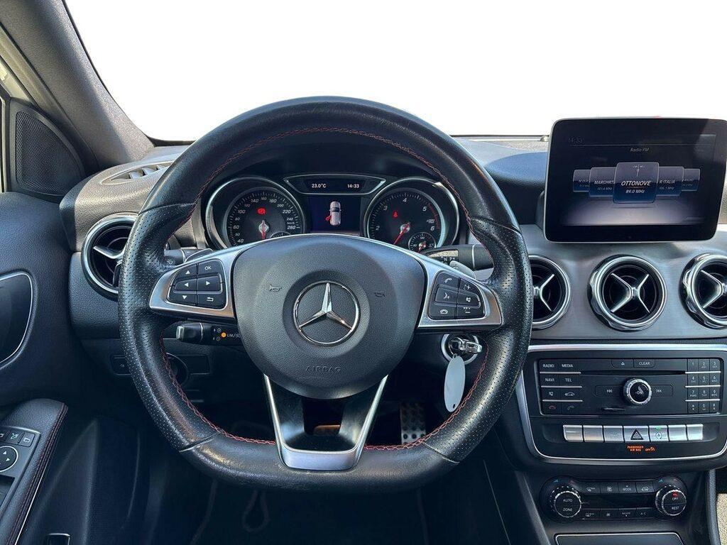 Mercedes GLA 200 200 Premium 7G-DCT