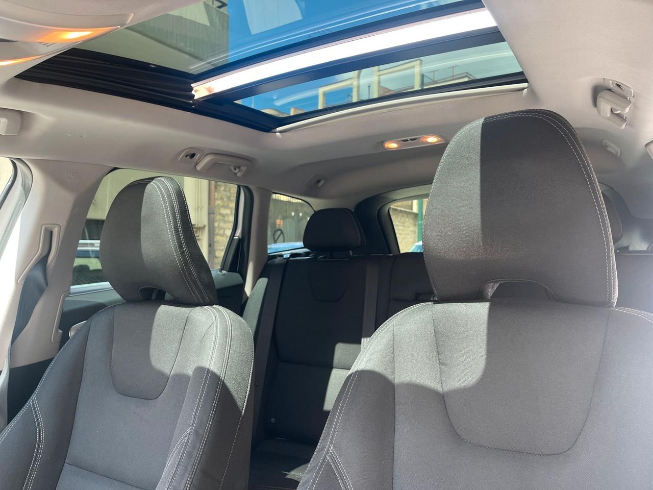 Volvo XC60 AWD Geartronic Momentum TETTO/FULL