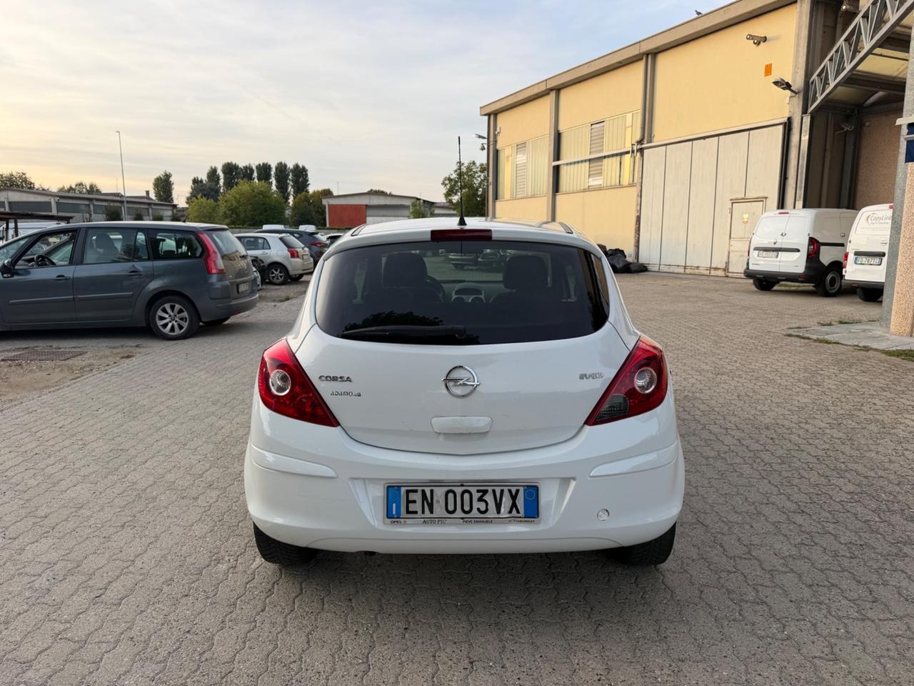 Opel Corsa 1.2 benzina gpl 2012