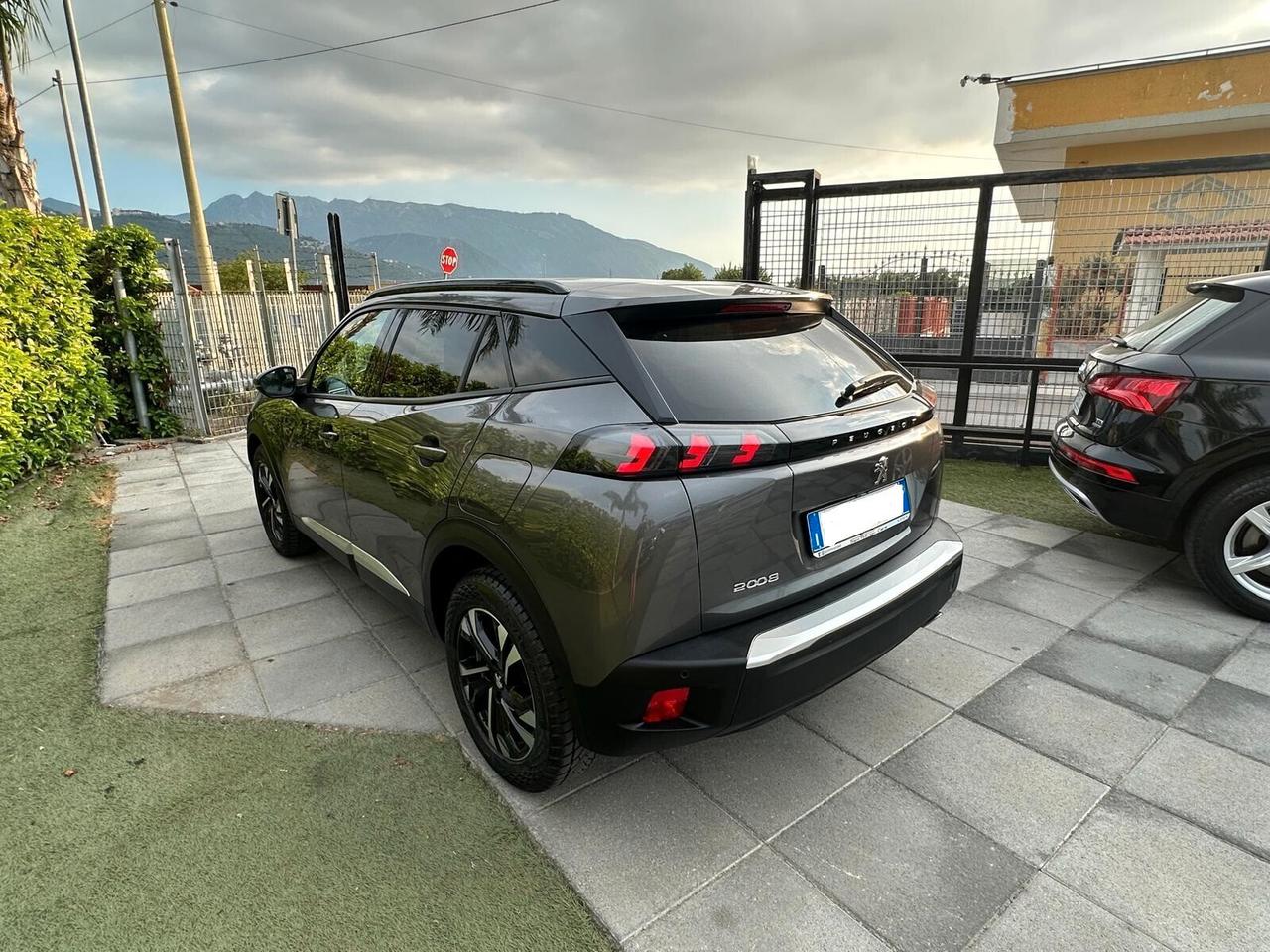 Peugeot 2008 BlueHDi 1.5HDI 130 S&S EAT8 Allure 2021 COCKPIT