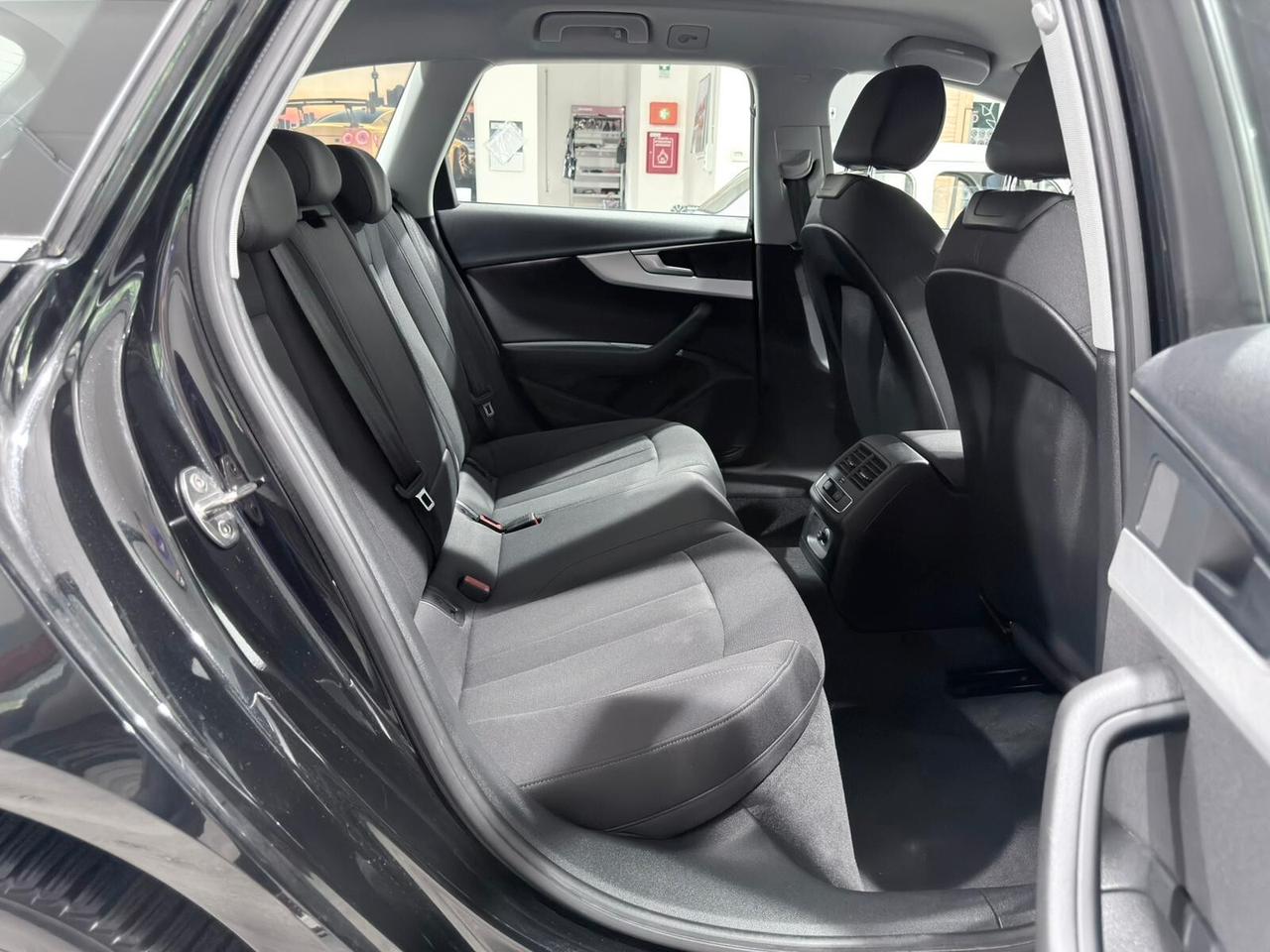 AUDI A4 AVANT 35 2.0TDI 150cv S-TRONIC S-LINE