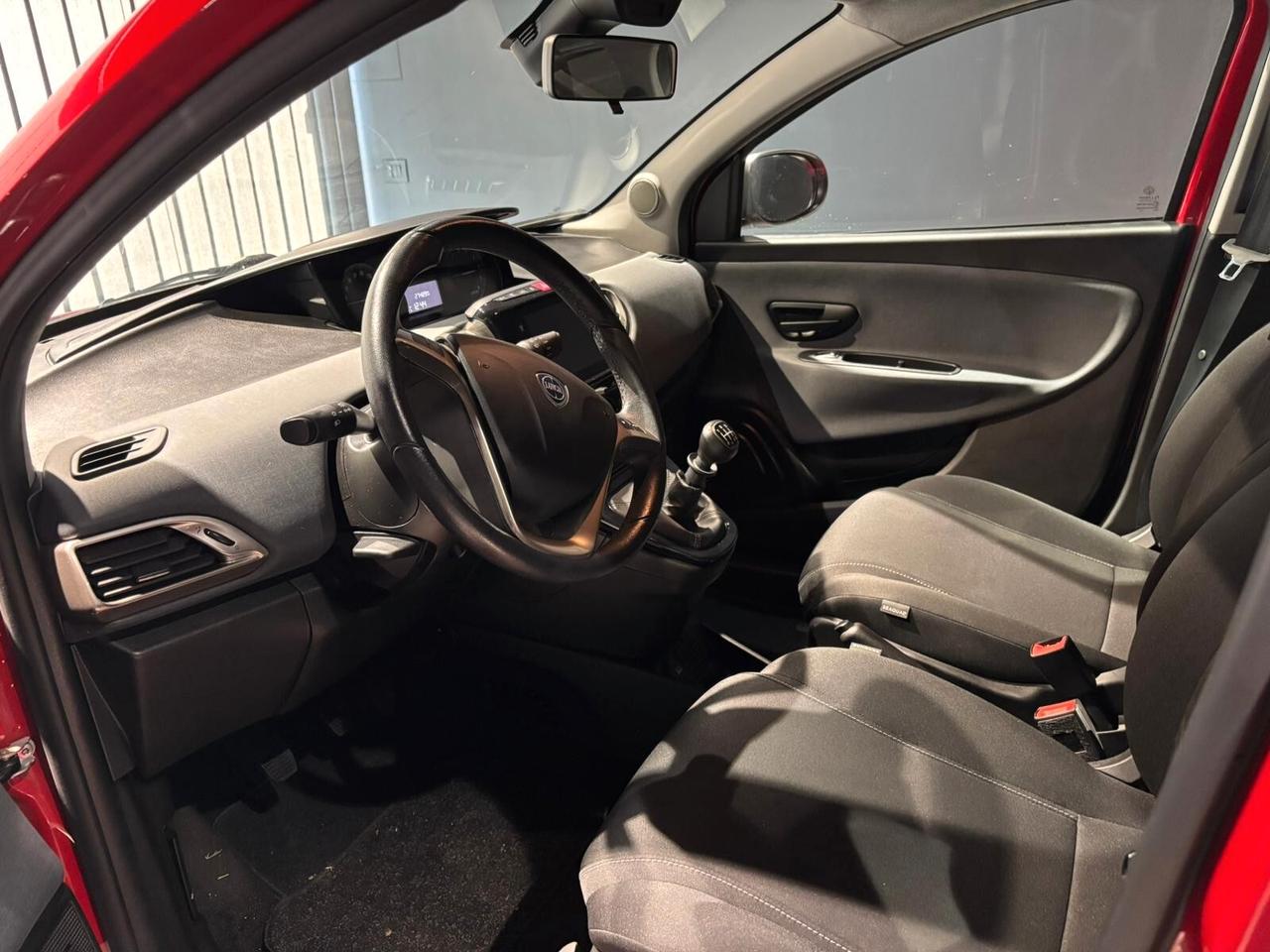 Lancia Ypsilon 1.0 FireFly 5 porte S&S Hybrid Gold