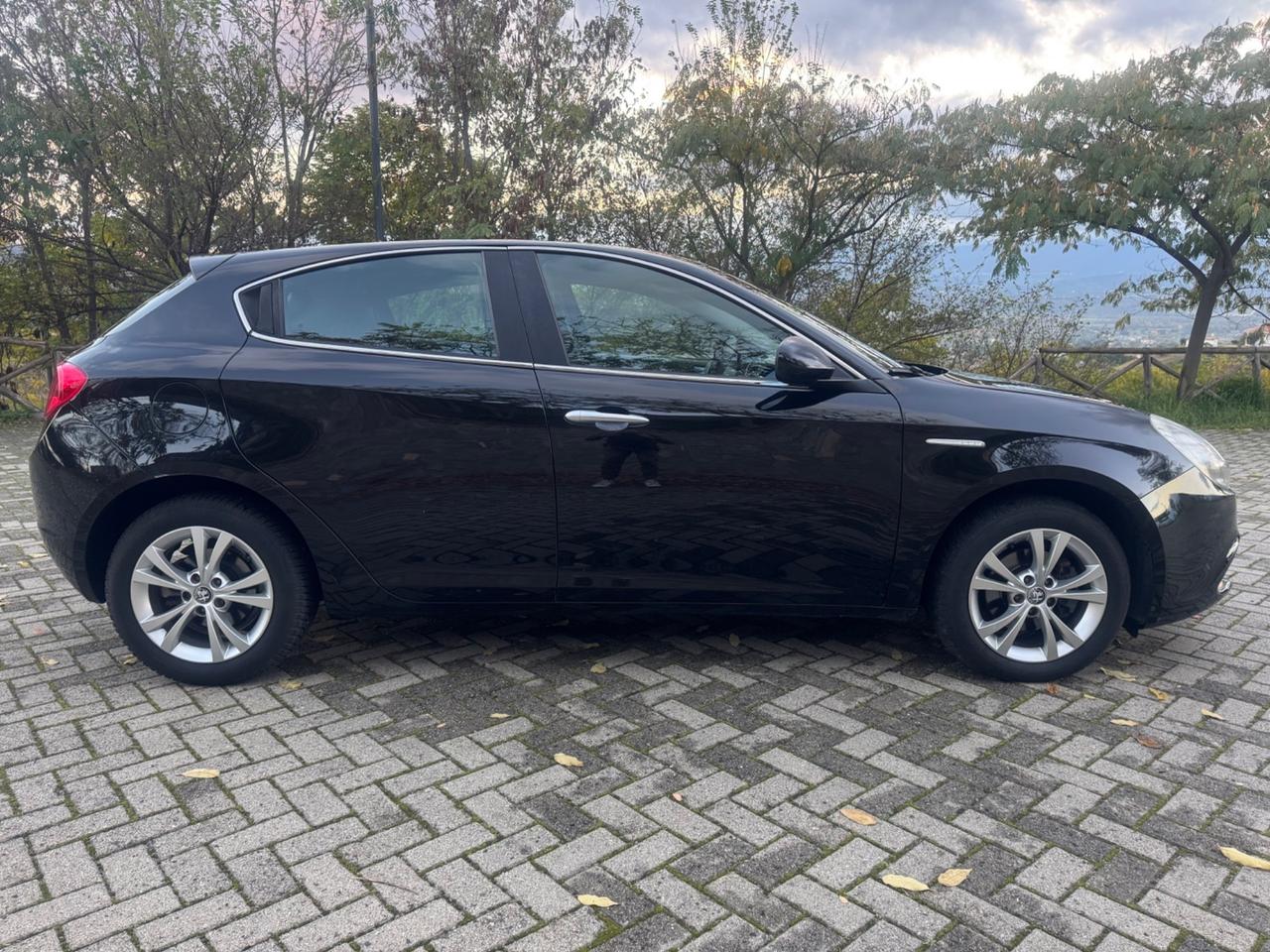 Alfa Romeo Giulietta 1.6 JTDm-2 105Cv 2011