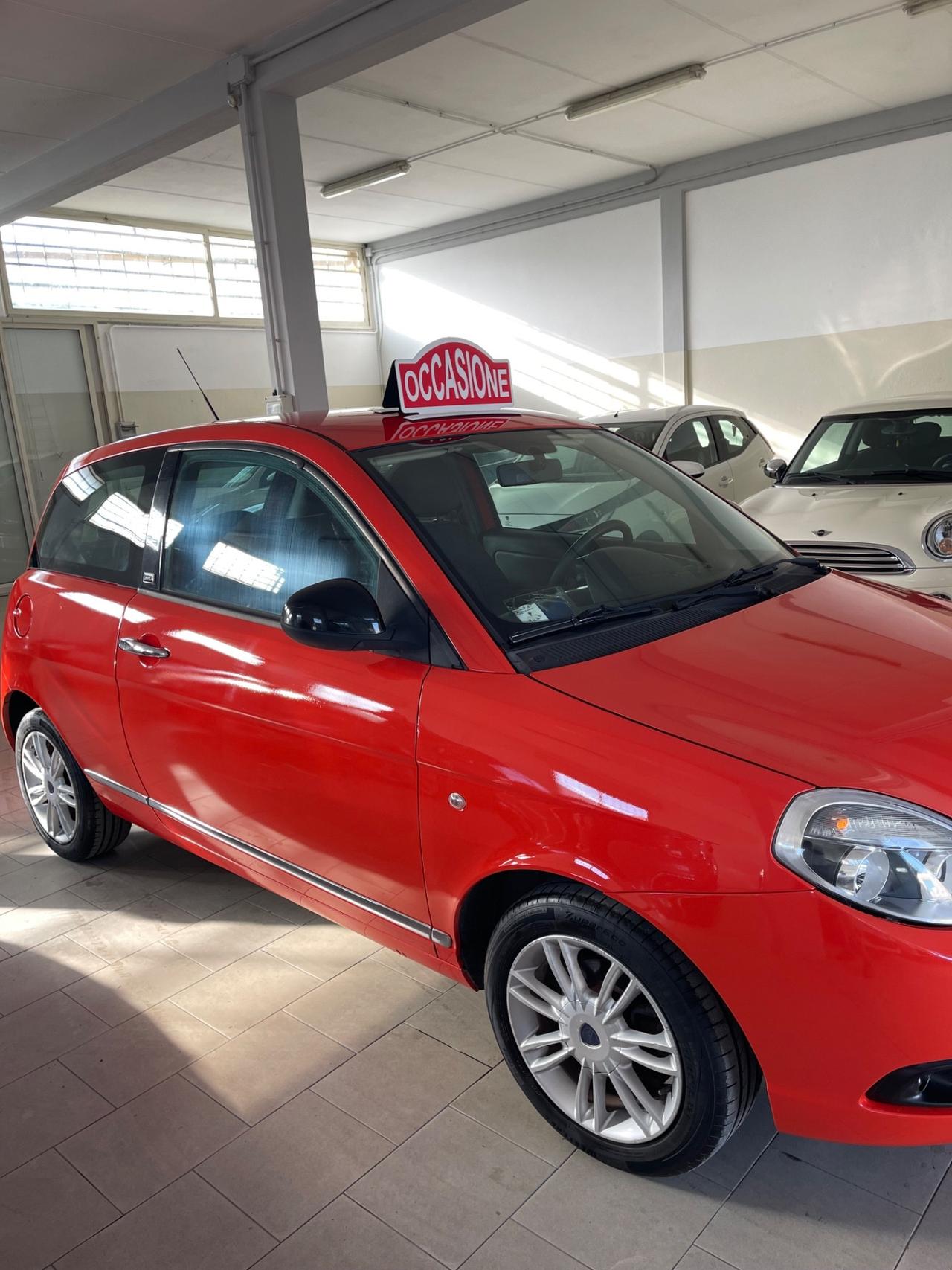 Lancia Ypsilon 1.2 69 CV Unyca