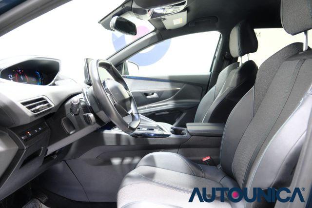 PEUGEOT 3008 HYBRID4 300 E-EAT8 ALLURE PACK