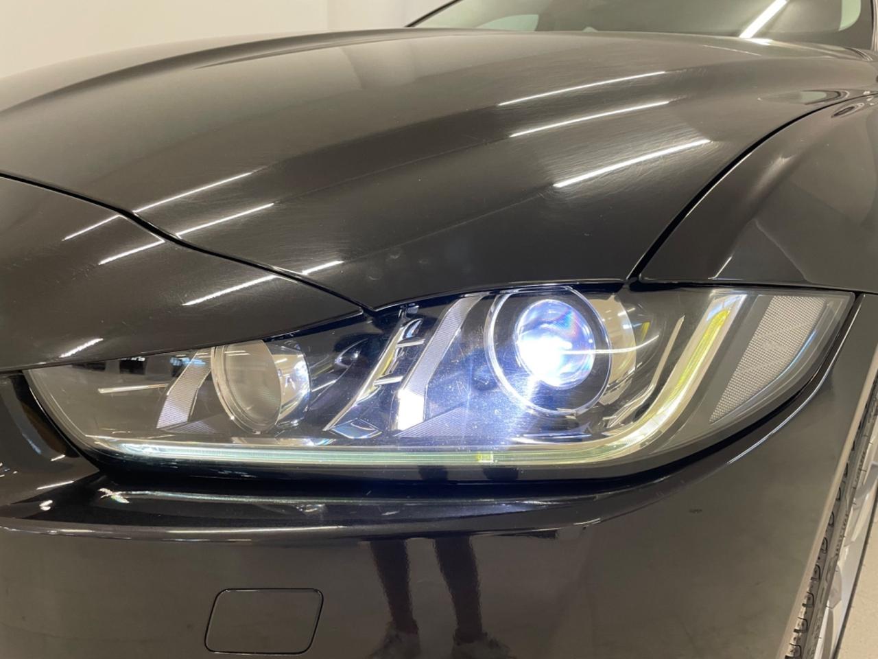 Jaguar XE 2.0 D Turbo 180 CV AWD aut. R-Sport km 104.000