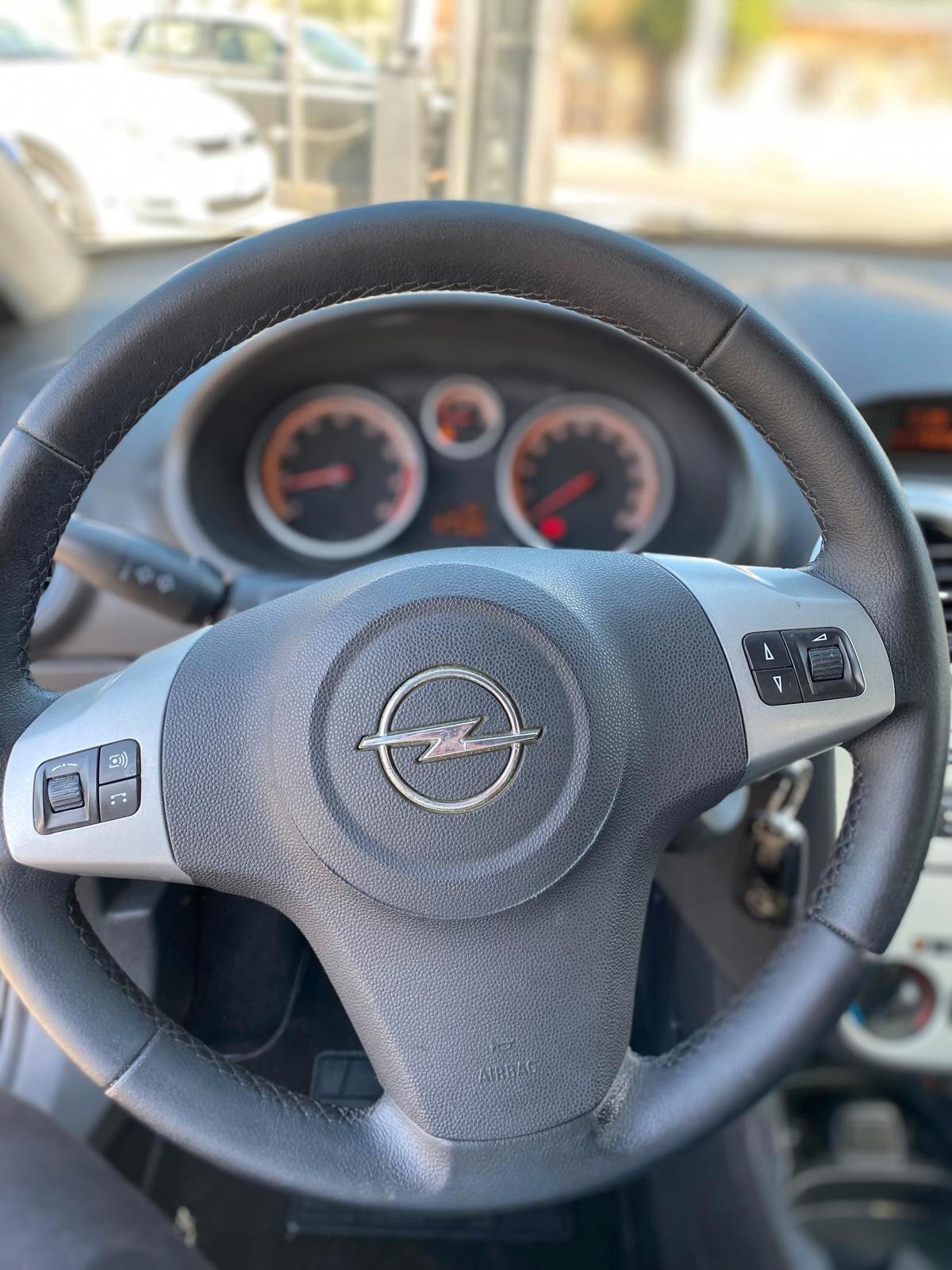 Opel Corsa 1.2 5 porte Cosmo
