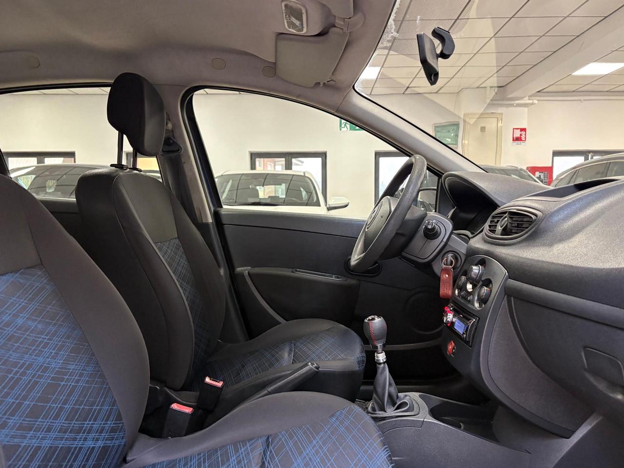 Renault Clio 5p 1.2 16v (pack) 65cv