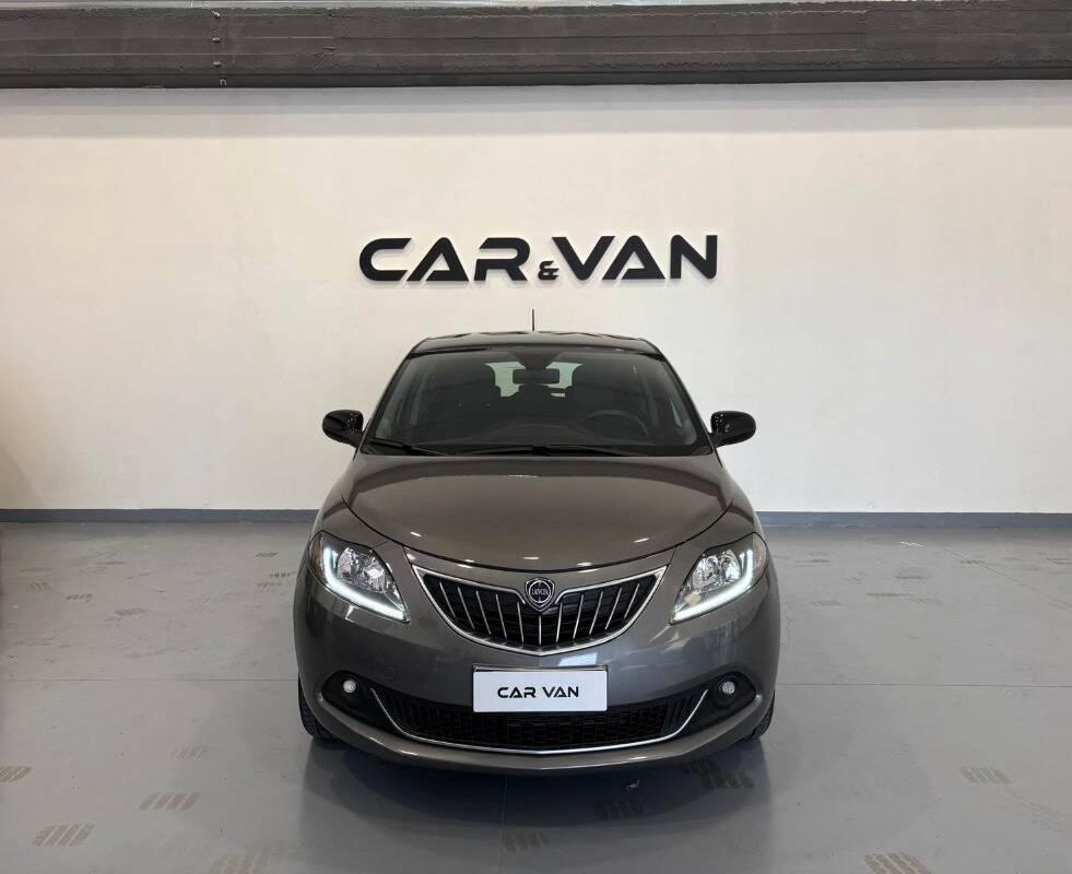 Lancia Ypsilon III 1.0 Hybrid Gold – Rata 99€ mese