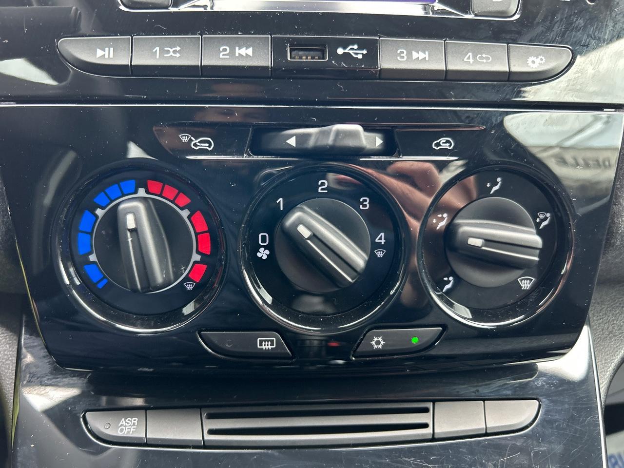 Lancia Ypsilon 1.0 firefly hybrid Silver Plus s&s 70cv