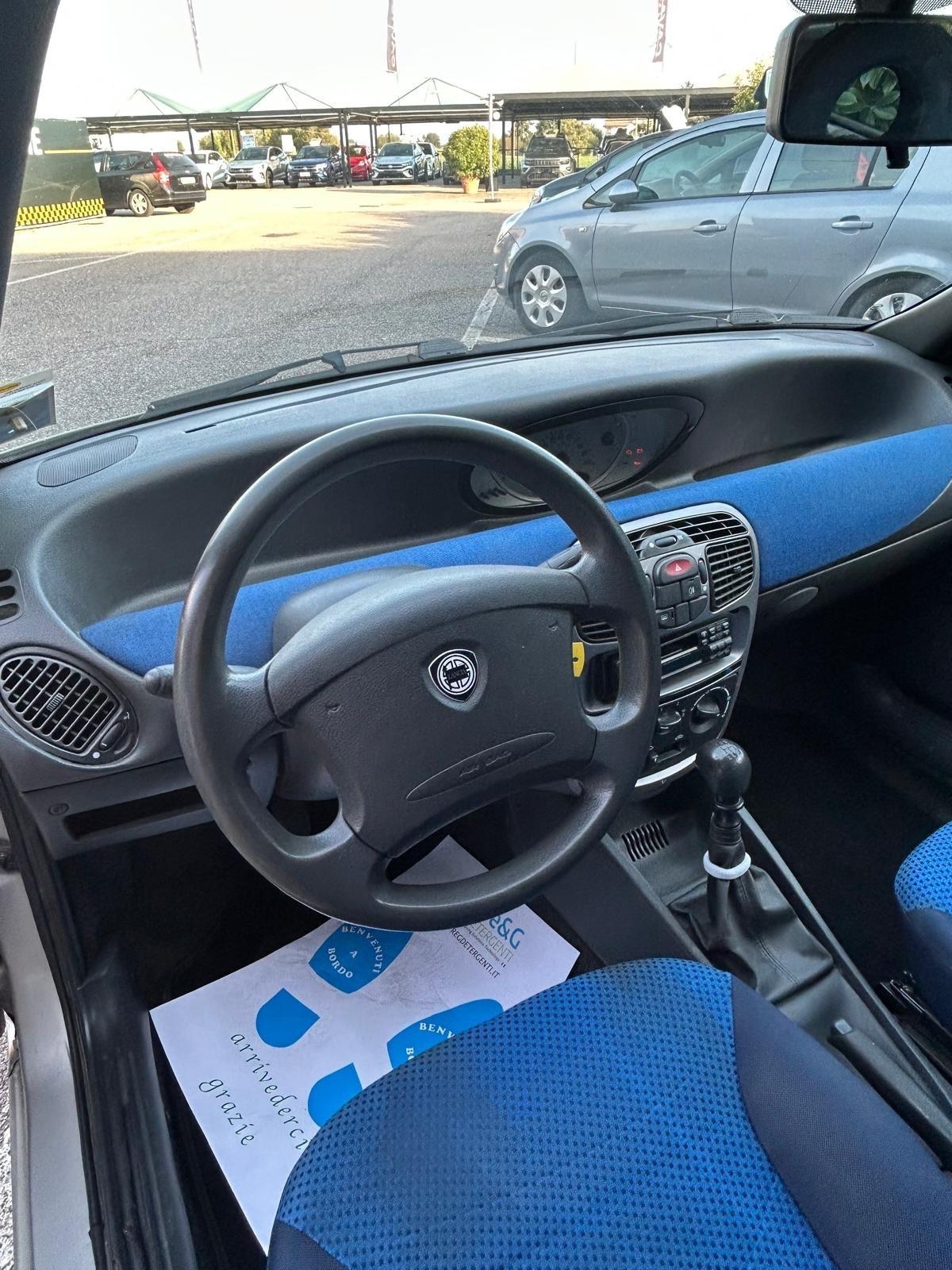 Lancia Ypsilon 1.0 FIRE - NEOPATENTATI