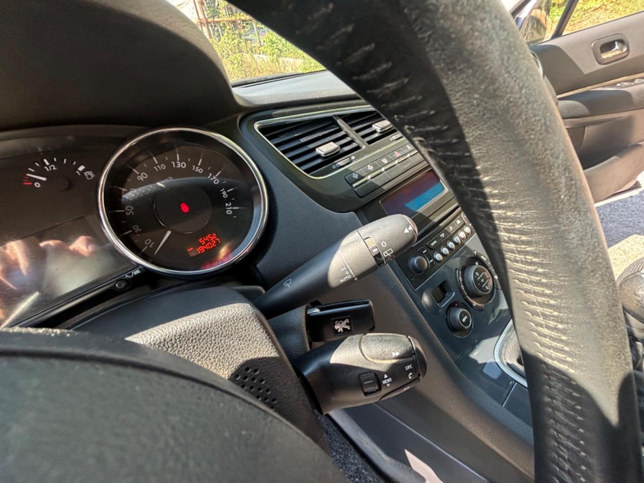 Peugeot 5008 2.0 HDi 150CV Allure