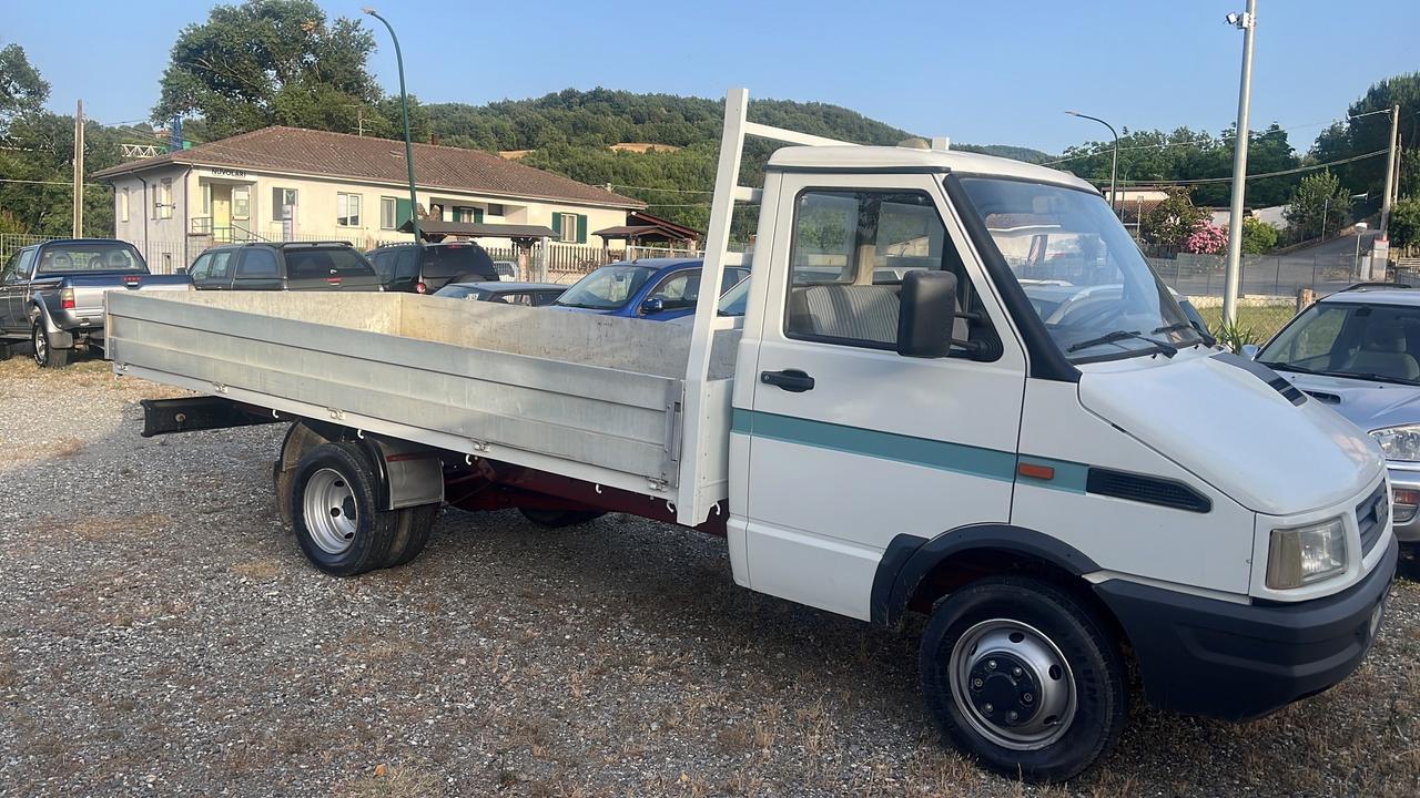 Iveco Daily 35.10 2.8 TD PLM Cabinato Classic