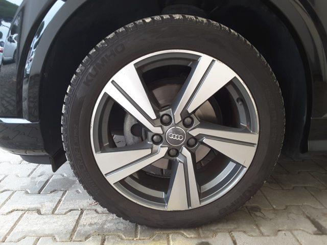 AUDI Q2 30 TDI S tronic Identity Black