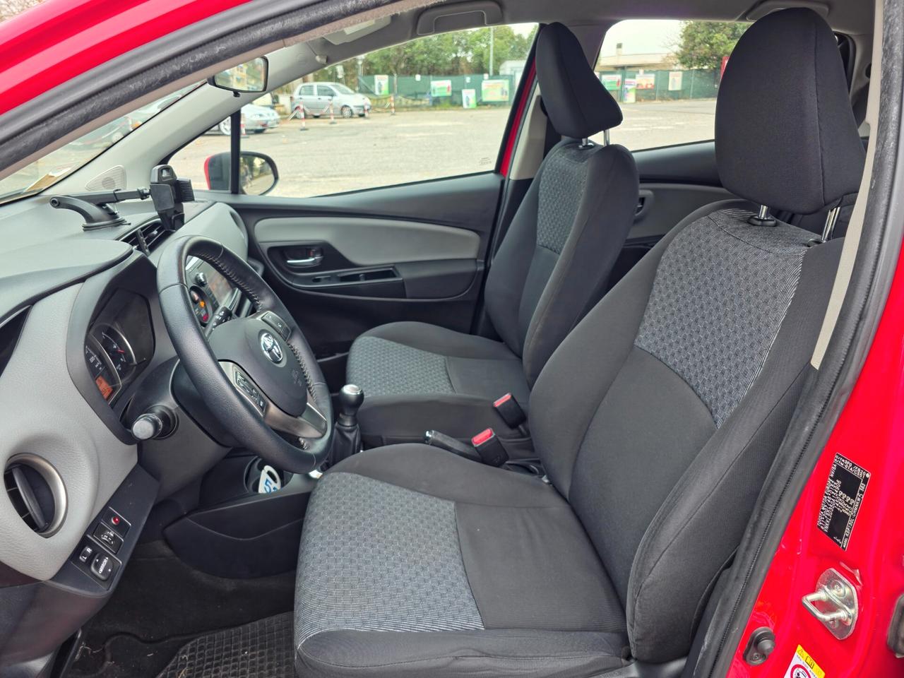 Toyota Yaris 1.0 5 porte Lounge 2015-E5 Manuale NEO