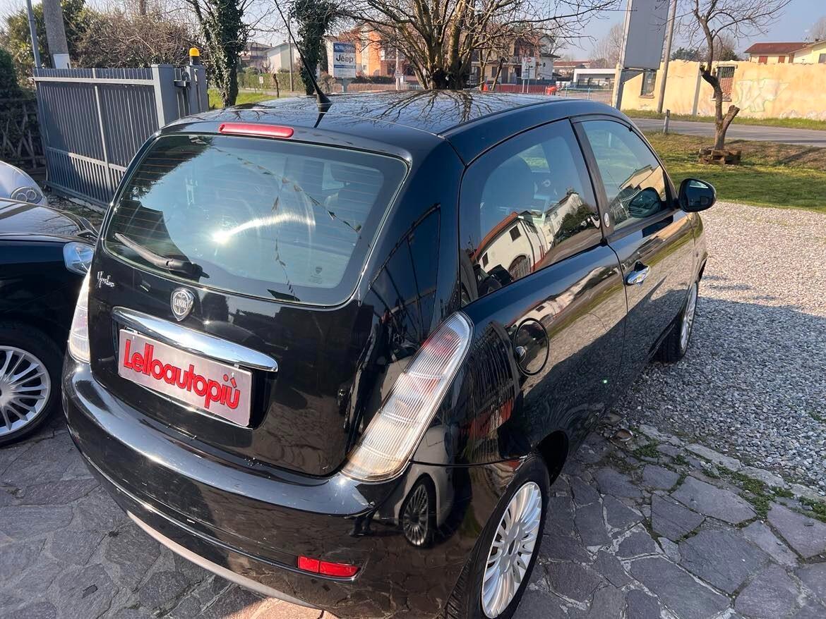 Lancia Ypsilon 1.4 Argento Ecochic GPL